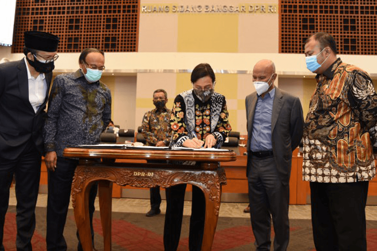 Government-DPR Agree to a Tax Target of IDR 1,265 trillion in 2022 Government-DPR Agree to a Tax Target of IDR 1,265 trillion in 2022